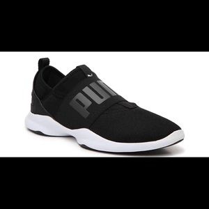 PUMA DARE SLIP ON SNEAKERS! B/W Size 7!